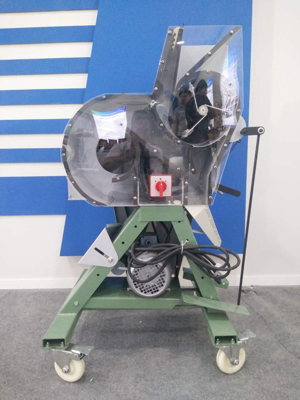 衛輝市金大地、種子脫粒機在閑置的時候也要做好維護